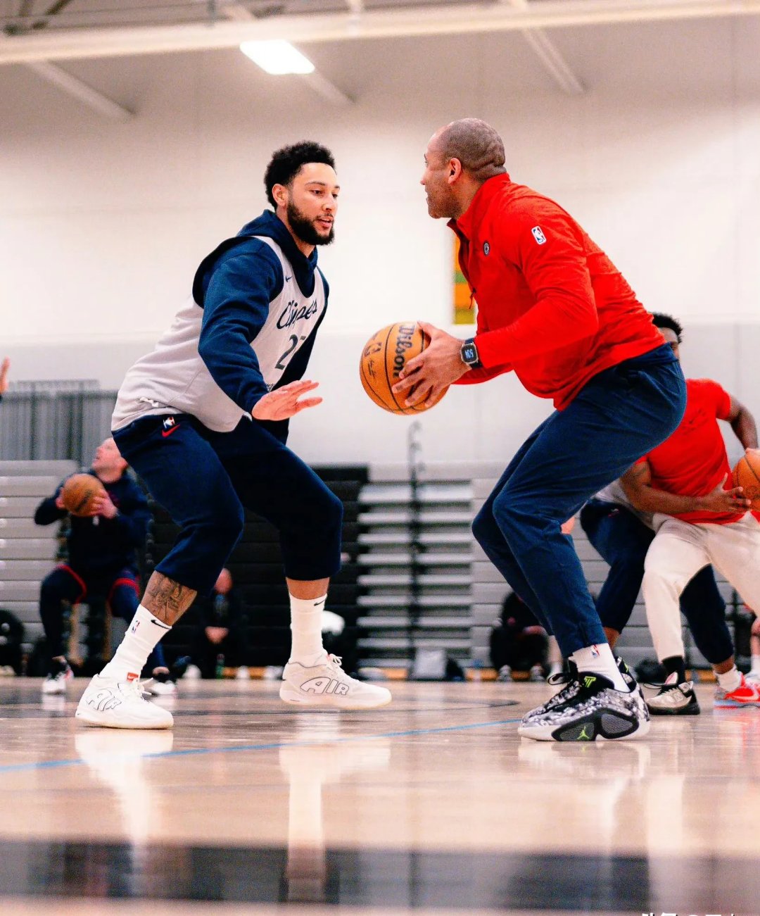 国际比赛日密尔沃基雄鹿单刀错失：欧超杯节点到来，气氛紧张，训练强度明显提升的简单介绍