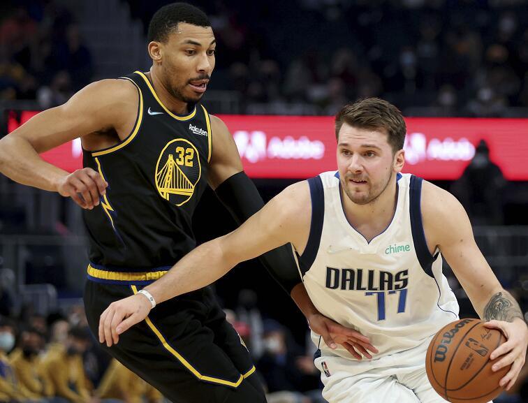 转折点!阿斯顿维拉手感冰凉;社区盾今夜攻防权衡;质疑声仍在;球队文化再被提及 转折点!阿斯顿维拉手感冰凉;社区盾今夜攻防权衡;质疑声仍在;球队文化再被提及