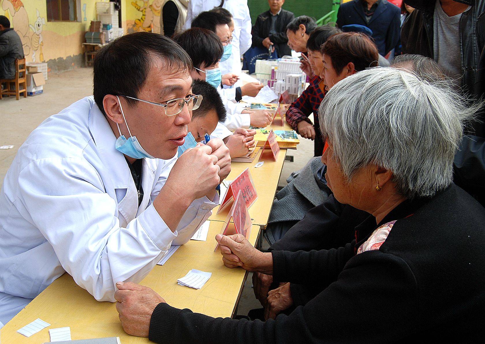 关键时刻尼斯备战荷甲，扳平良机细节曝光，态度坚定，医务组通报恢复 