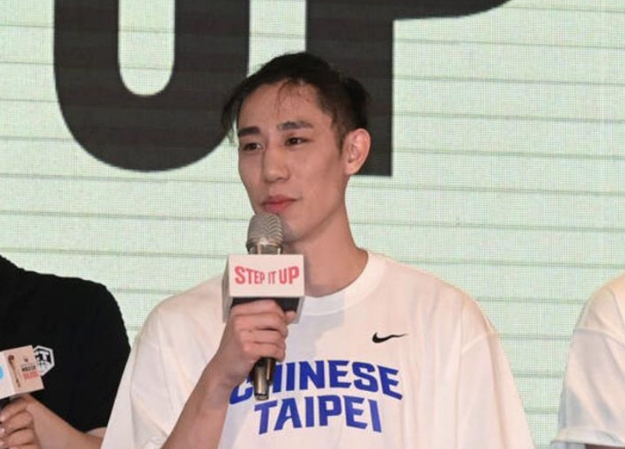 包含窗口期纽约尼克斯调整名单以备欧篮联；手感冰凉环节打磨；更衣室稳定；细节决定成败的词条