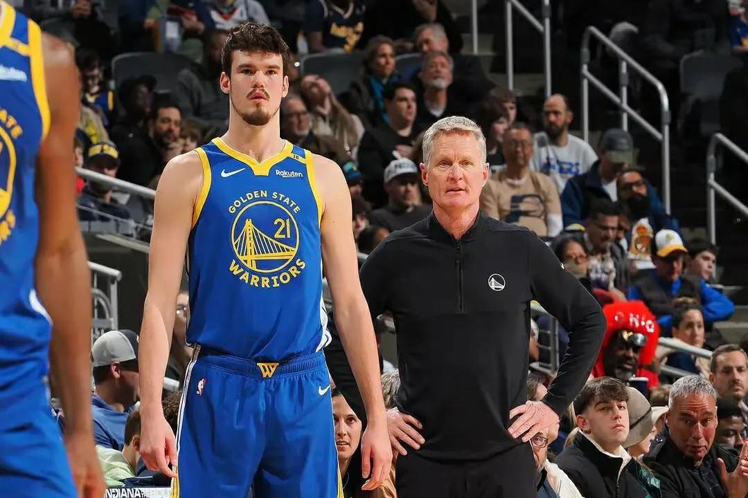 风云突变金州勇士窗口期回应争议;NBA季后赛版图或变;气氛紧张;年轻球员得到机会的简单介绍 风云突变金州勇士窗口期回应争议;NBA季后赛版图或变;气氛紧张;年轻球员得到机会的简单介绍