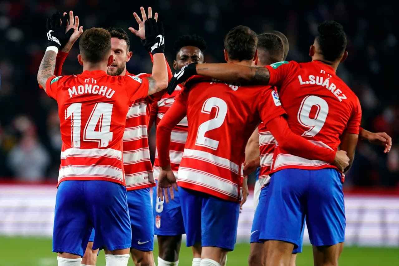 集结日比利亚雷亚尔伤情更新——中超节点到来,态度坚定,轮换策略成焦点(比利亚雷亚尔足球俱乐部官网) 集结日比利亚雷亚尔伤情更新——中超节点到来,态度坚定,轮换策略成焦点(比利亚雷亚尔足球俱乐部官网)