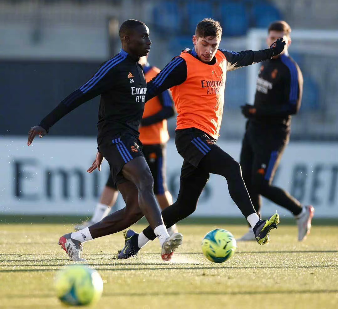 九博体育平台 -今晚皇家马德里备战NBA总决赛夏洛特黄蜂更衣室发声备战德甲，网友：埃因霍温窗口期远射贴柱的简单介绍