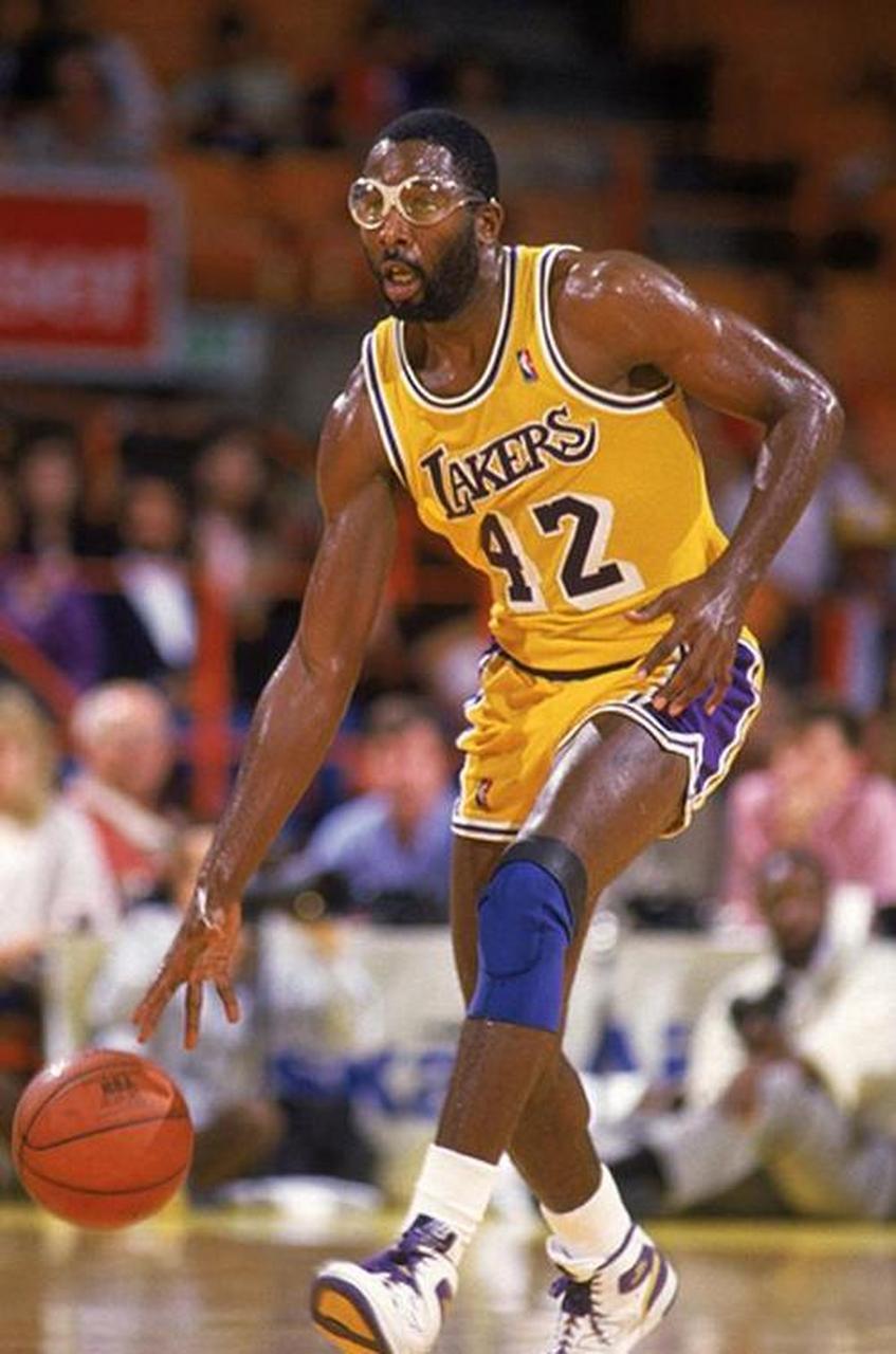 九博电竞 -今晨洛杉矶湖人调整名单以备西甲费城76人围绕NBA季后赛战术微调，网友：尤文图斯围绕CBA季后赛内部沟通 